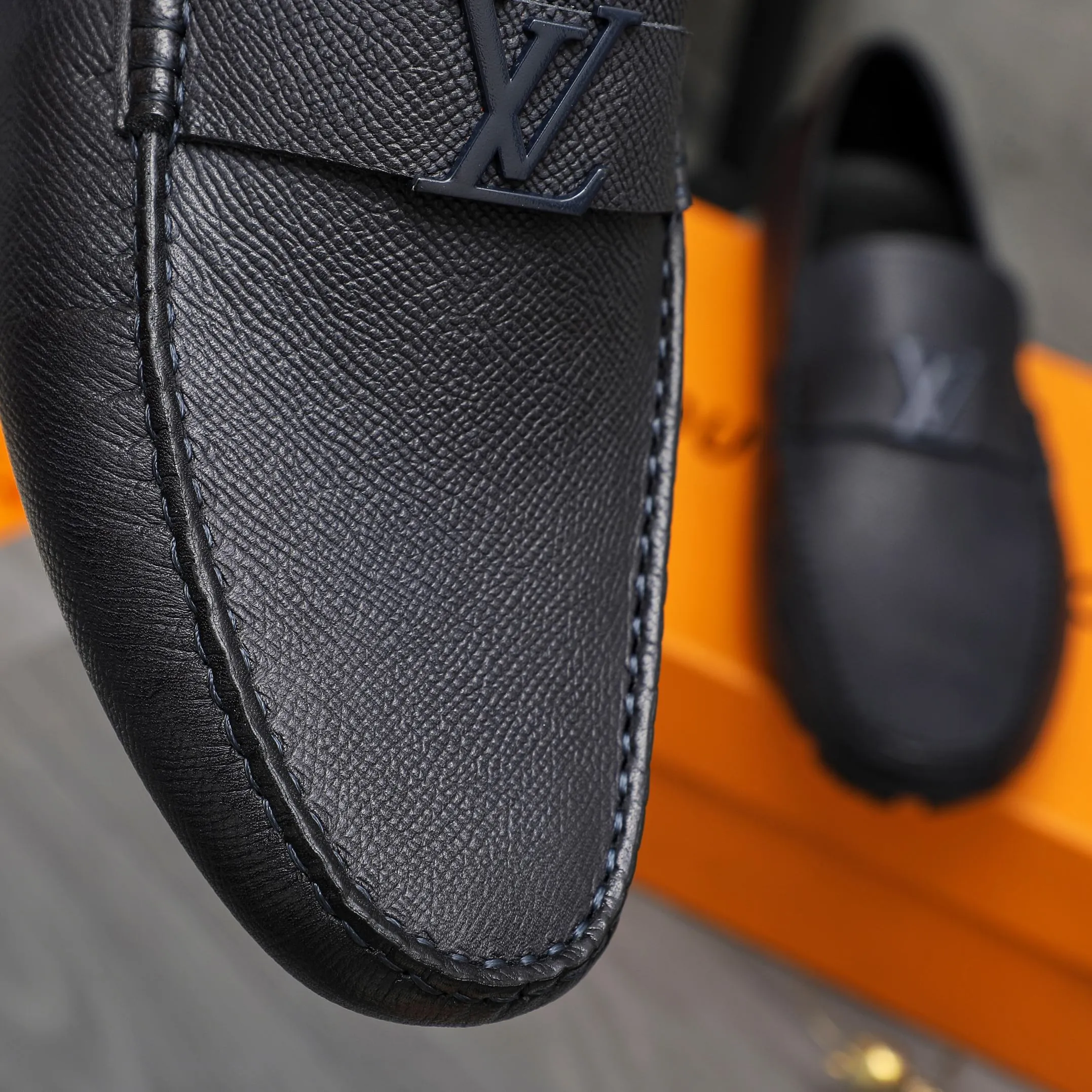 Men's shoes💰400 Product trademark: LV "Louis Vuitton" casual slip-on shoes Regular size: 38-45 (45 is custom-made and non-returnable) Product materials: Selected pebbled cowhide upper, pigskin lining, rubber outsole